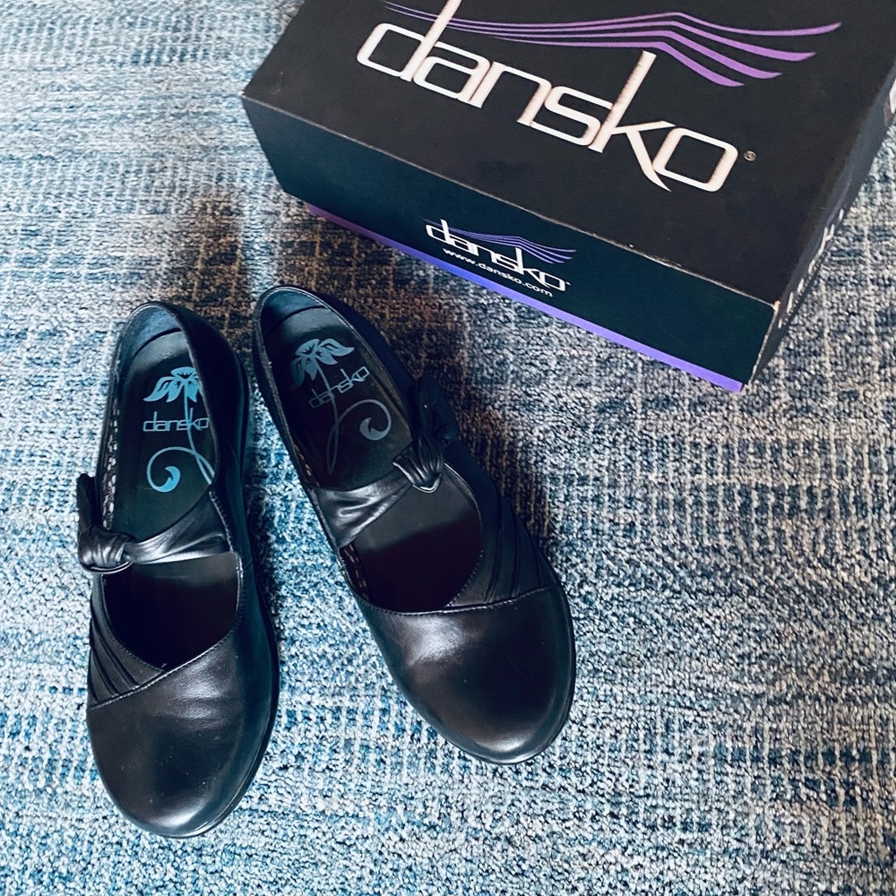 New Dansko  Black Clog Shoes size:38 (7.5)